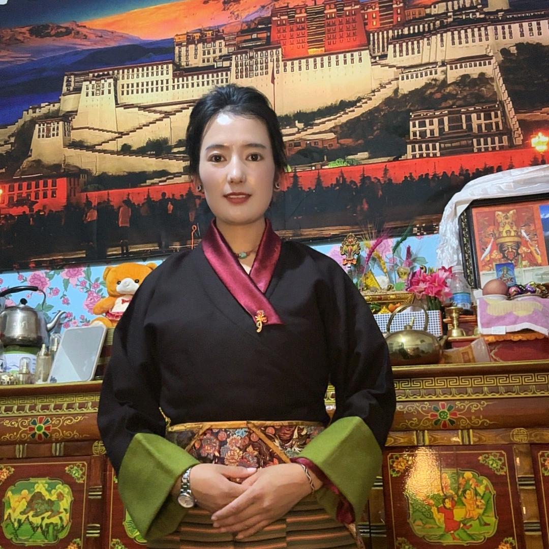 扎岗小次日化百货
