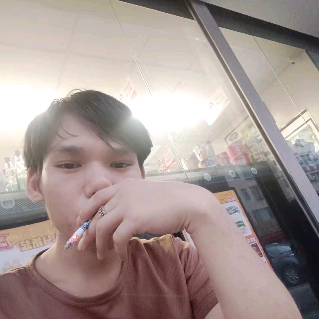 (｡･㉨･｡)ﾉ♡ 爱你么么哒