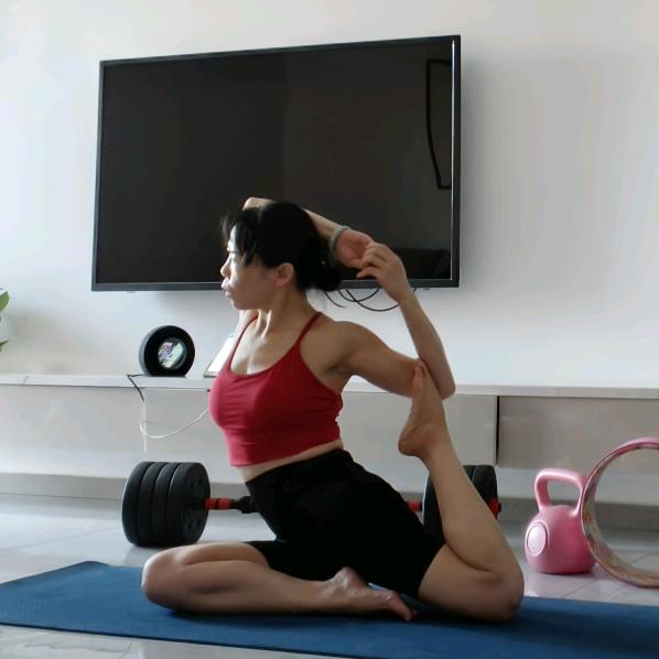 凤姐爱健身瑜伽新人主播周一至周五下午三点