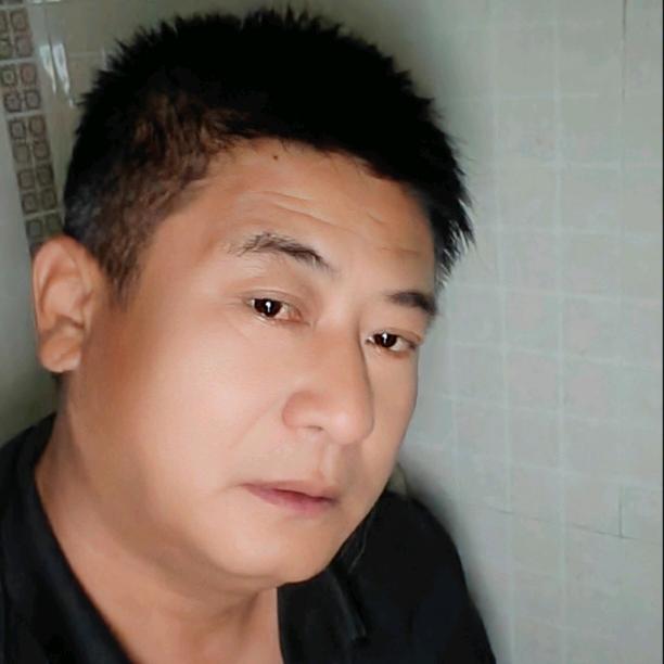 新疆小杨哥