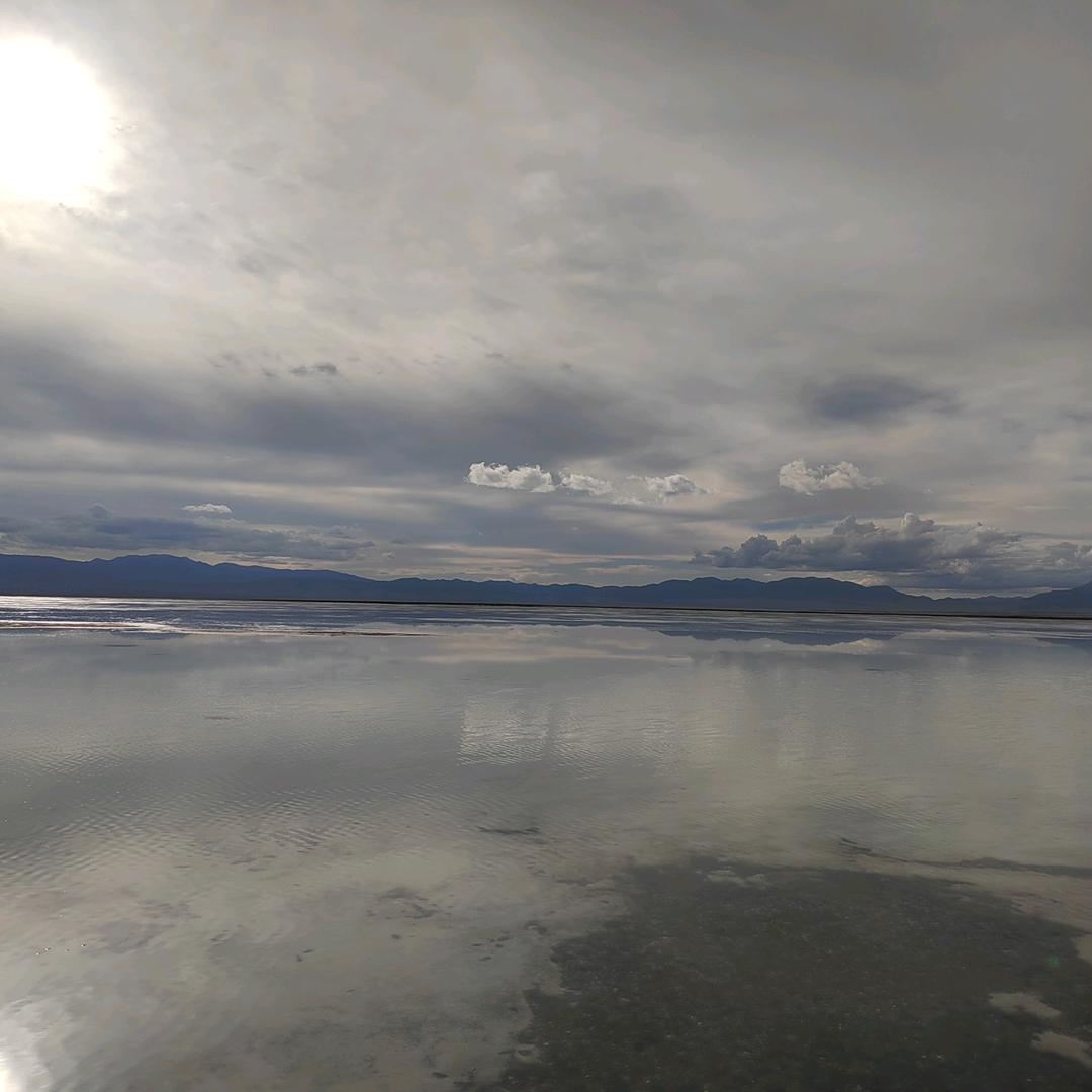 山河万色不抵你