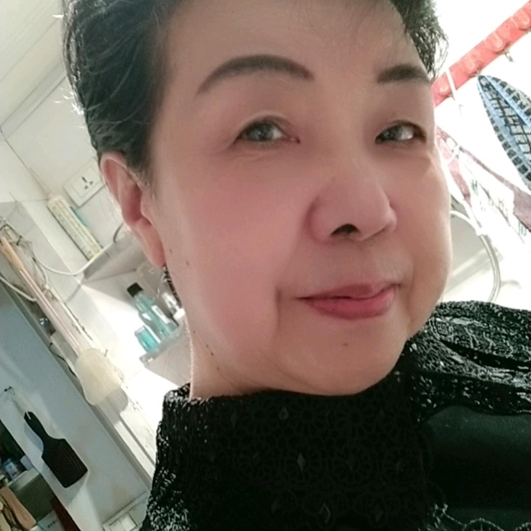 荣荣姐