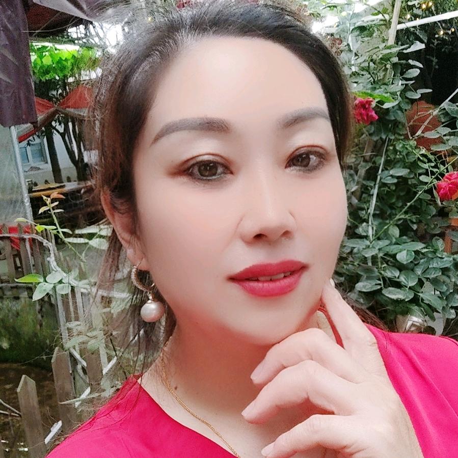 荣城柴火鸡开在甘孜州白玉县避险广场上面