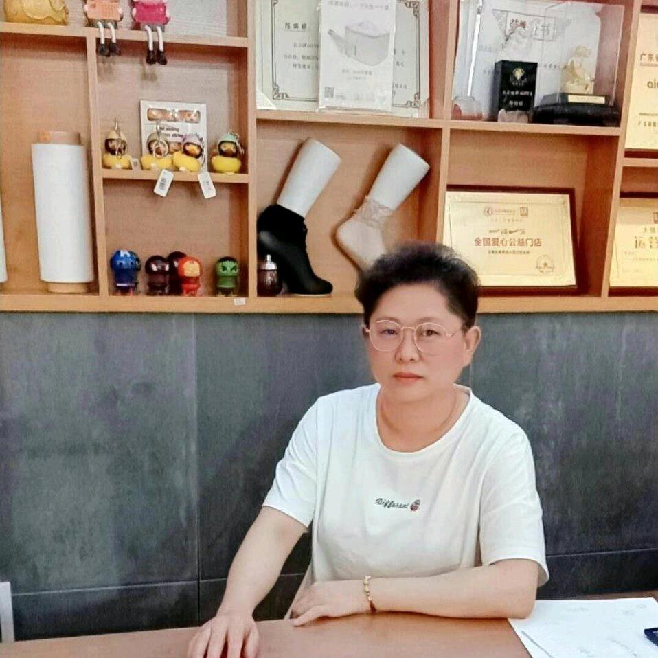 富民县丽琼服装店