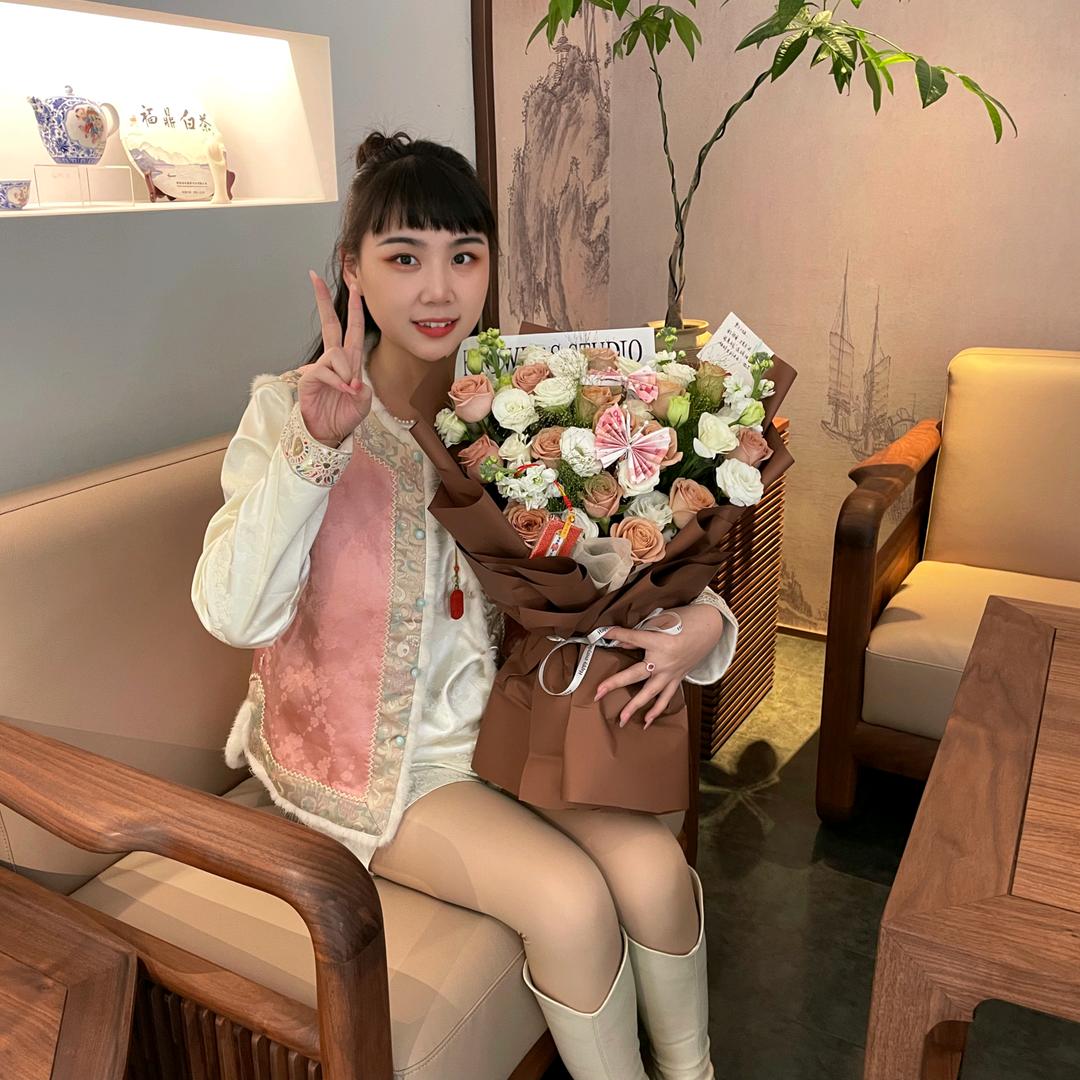栗子小姐