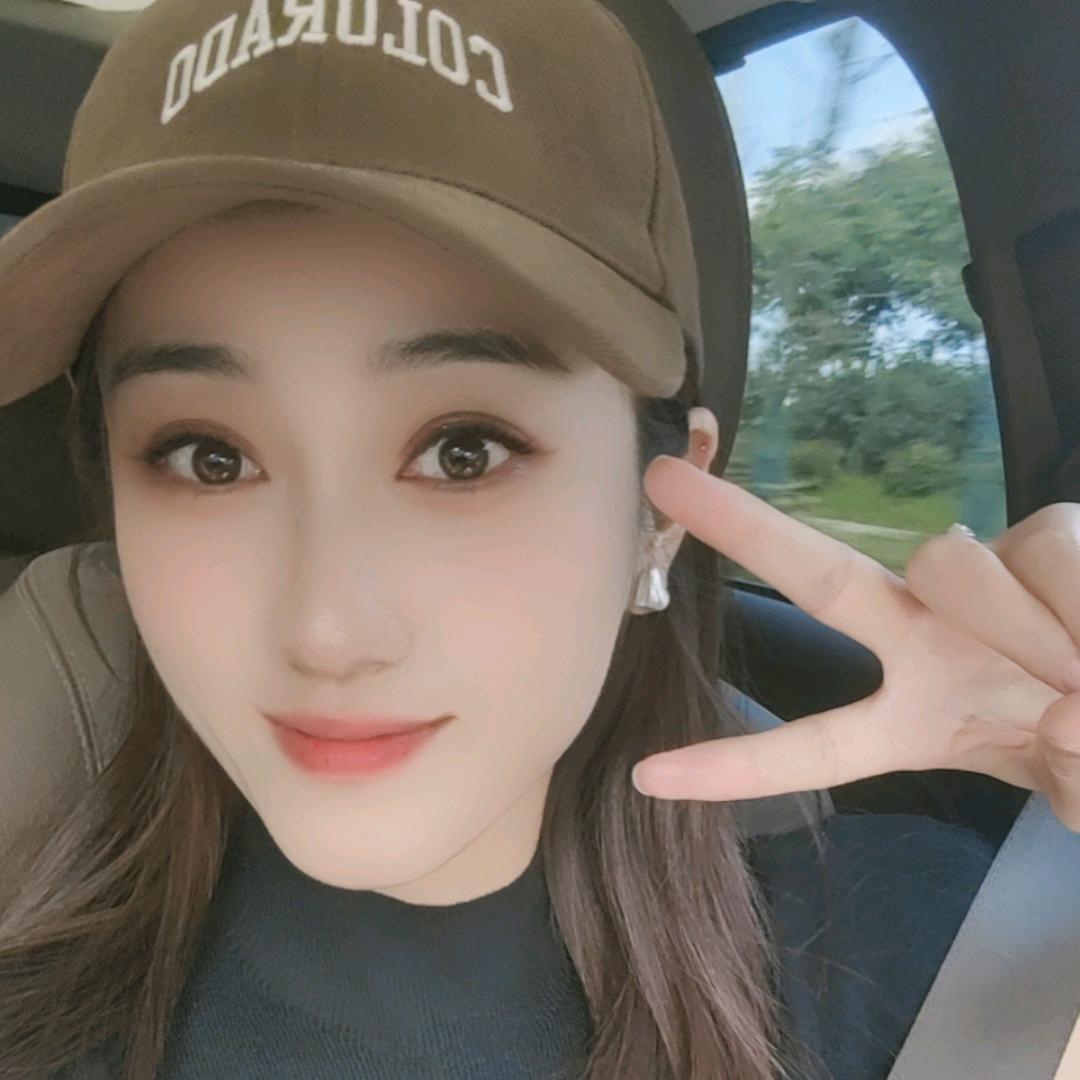 向日葵🌻女孩