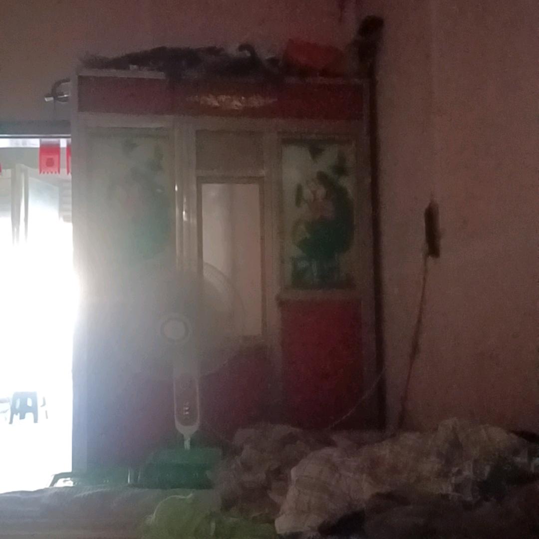余店镇街上付庄北头卖水泥
