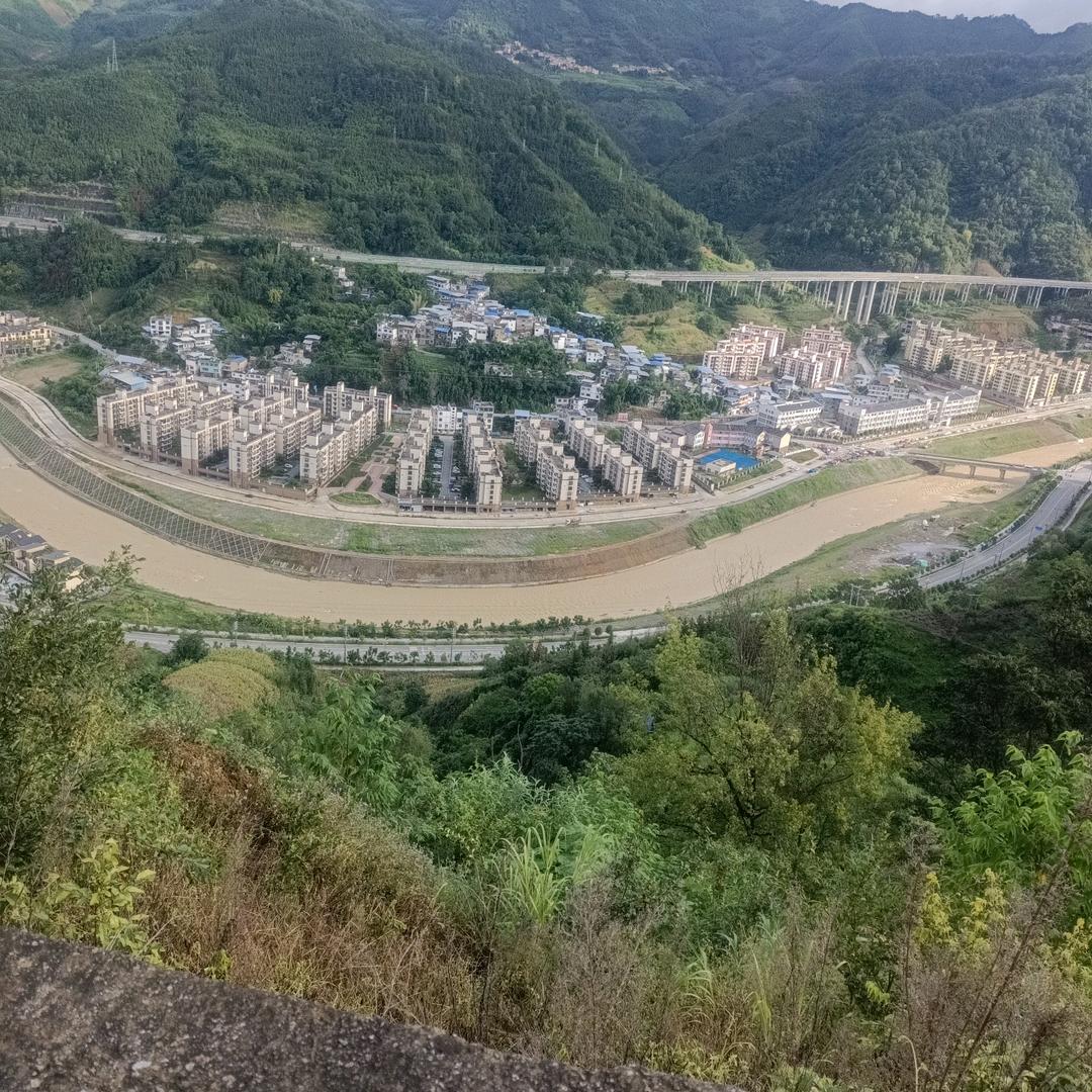 小覃