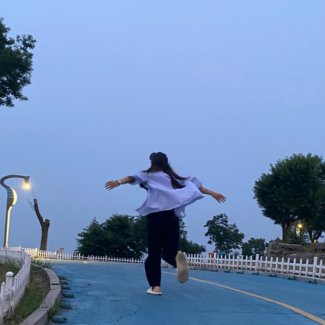 小王好想吃到爆*