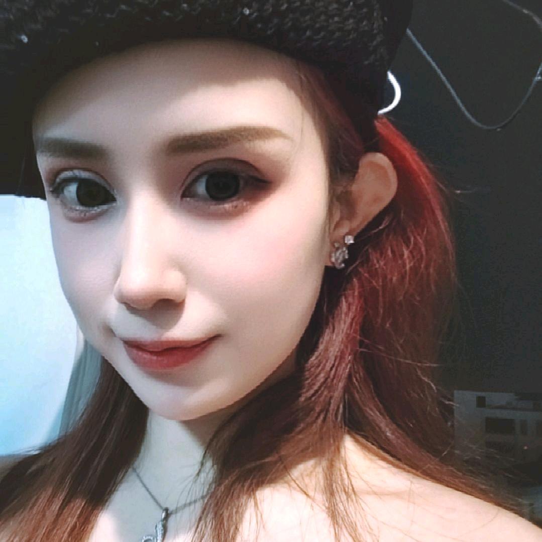 是呉小姐😘
