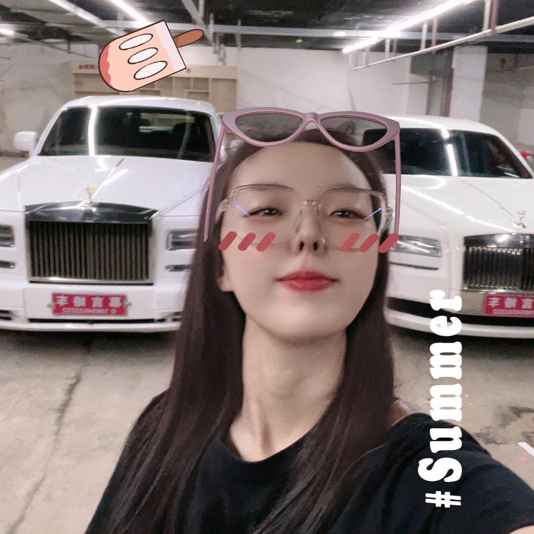 95 后劳斯莱斯小姐姐