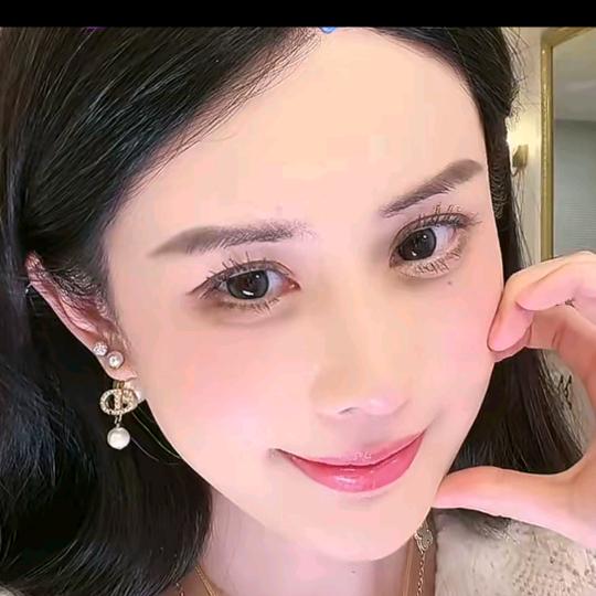 韦雪 (教变美)
