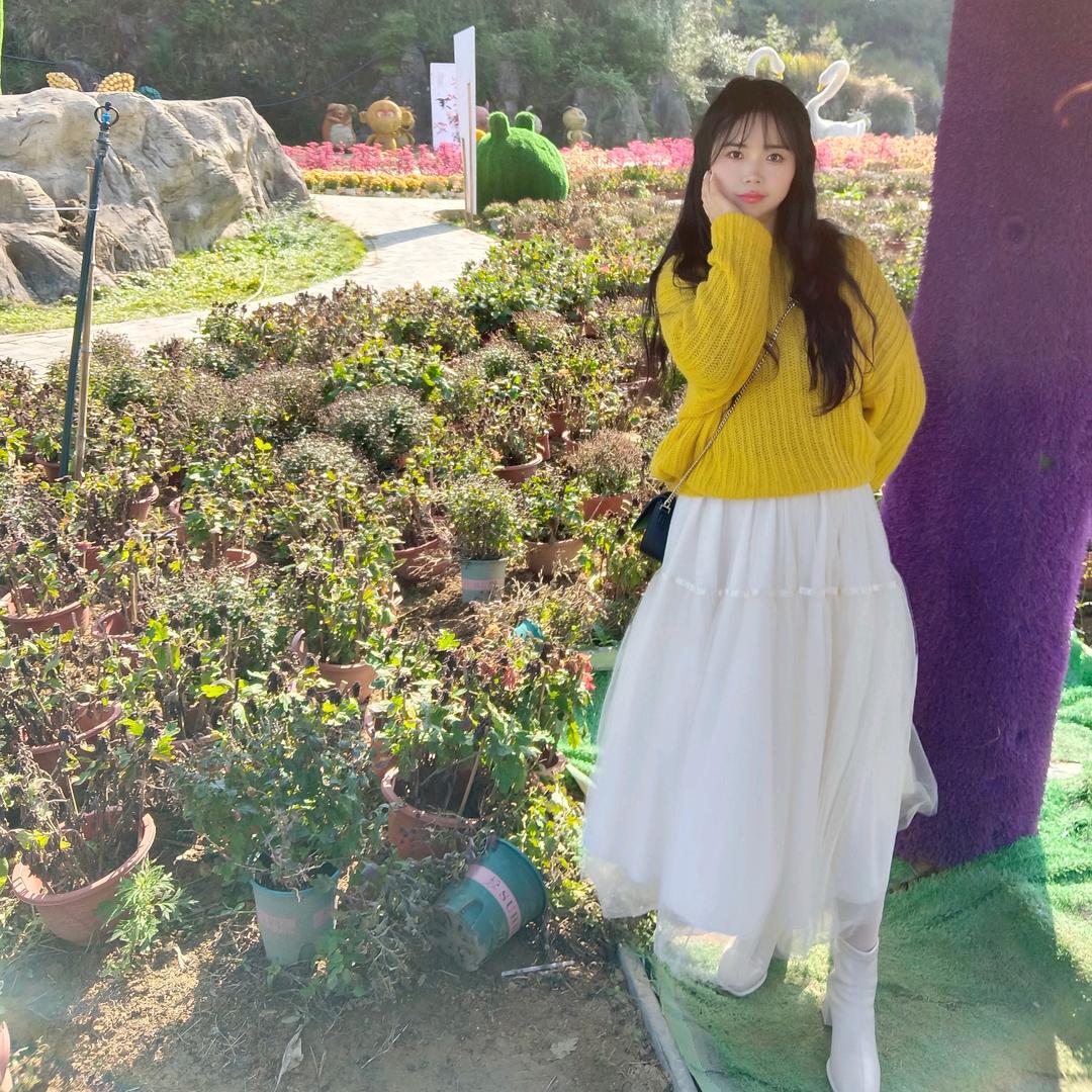 化妆师，裙子。