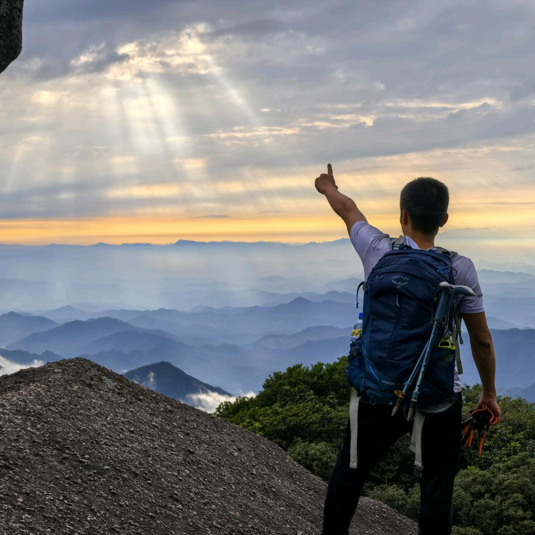 风吹云淡淡的吹