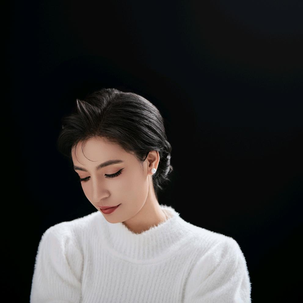 叶城县屿见婚纱摄影化妆师凯迪