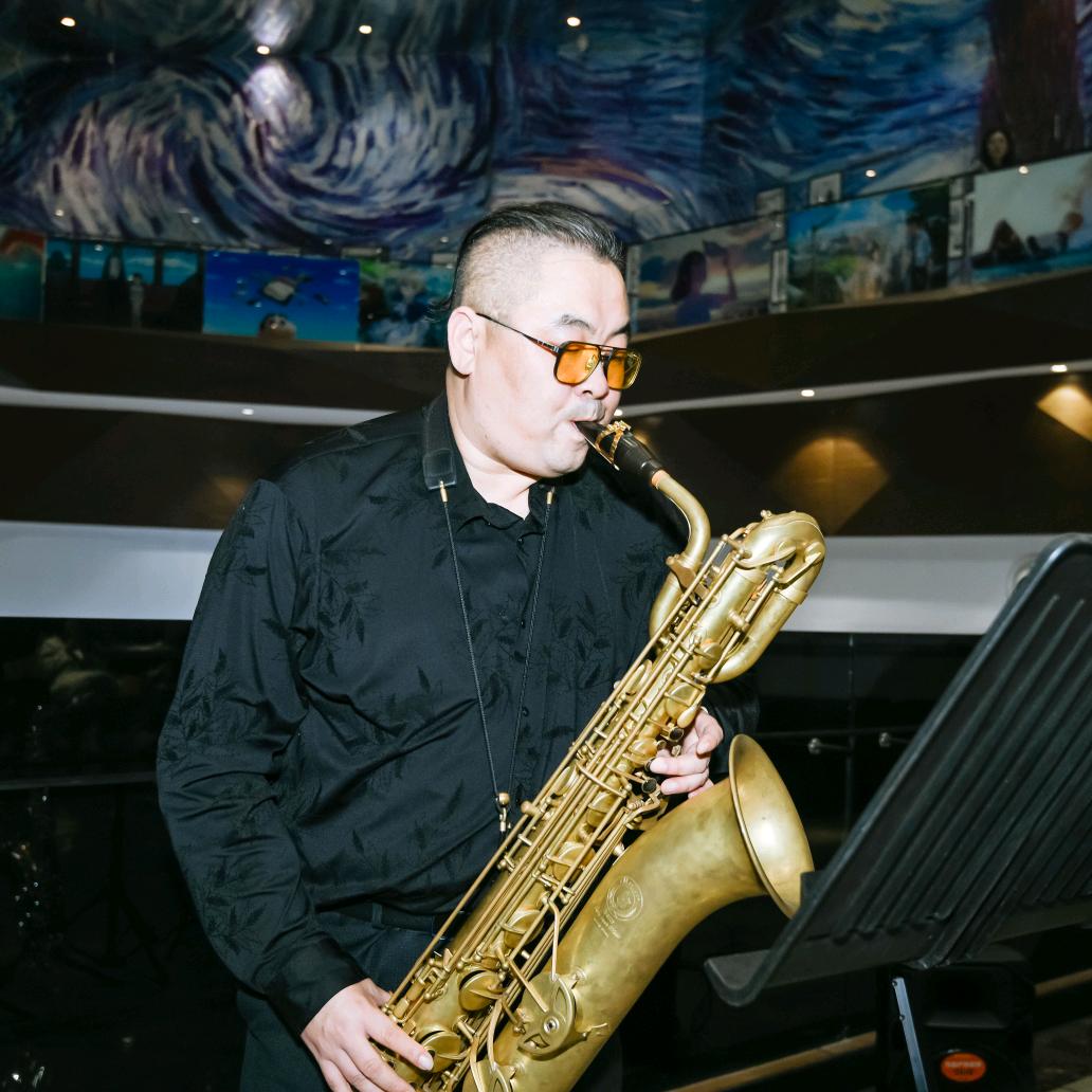 陈伟🎷熠彩萨克斯