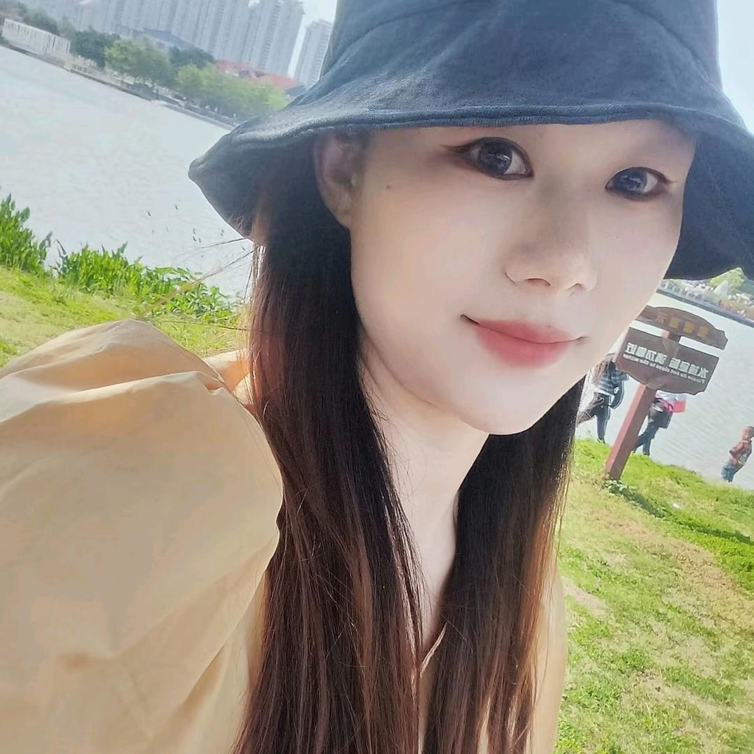 小蕾呀。