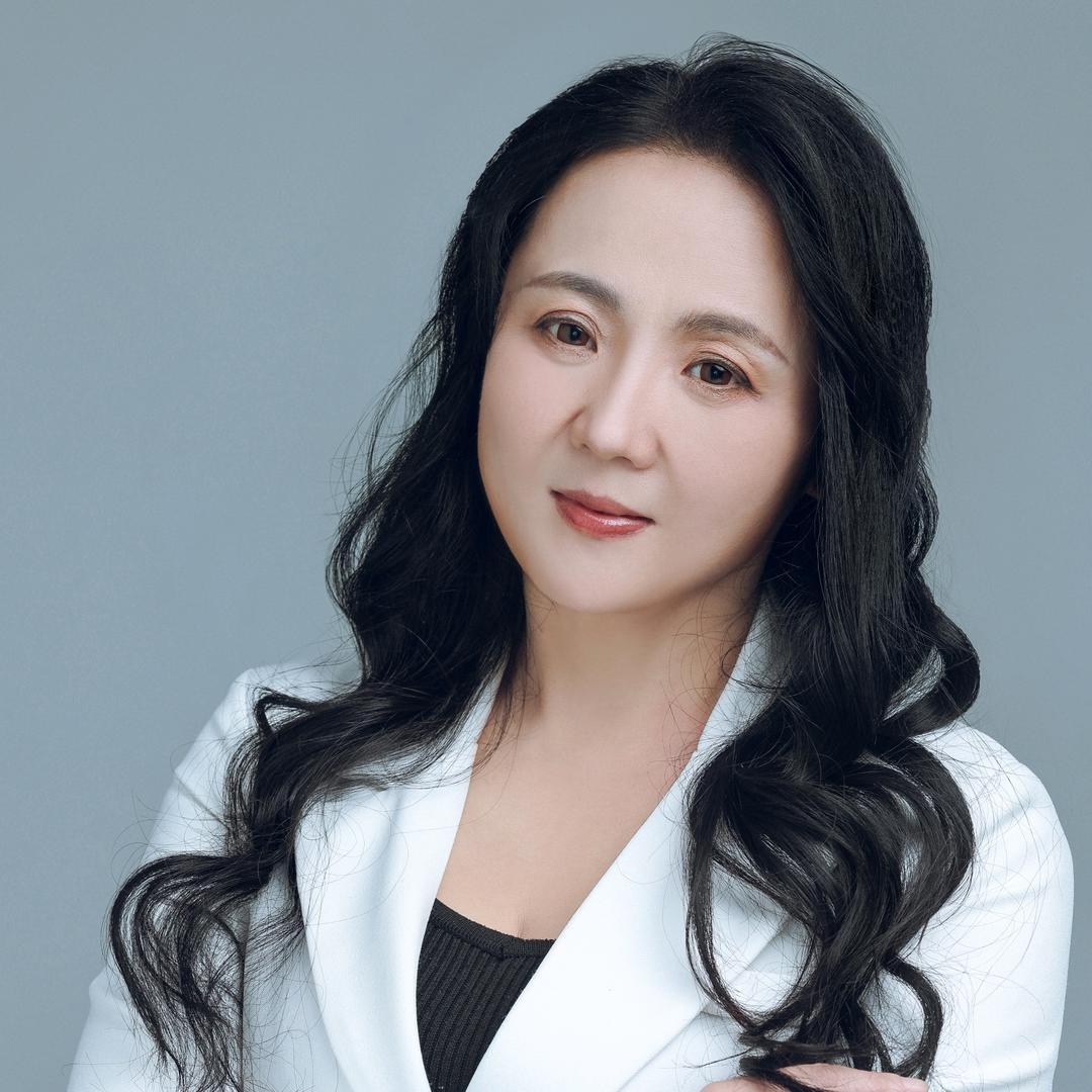 演员李芹