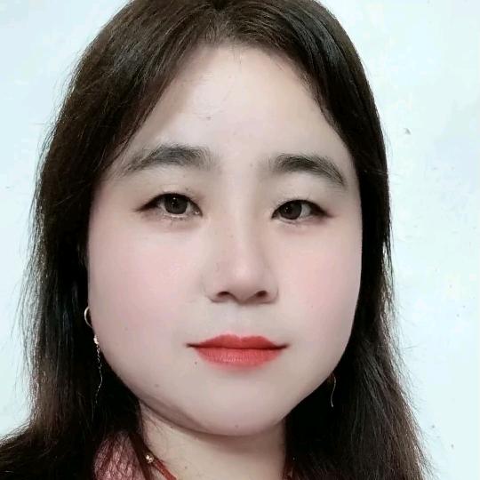 折扇戏佳人
