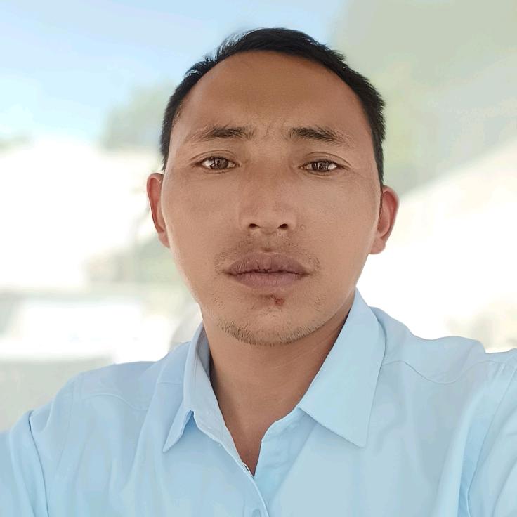 铲车哥，孤单一人闯天下