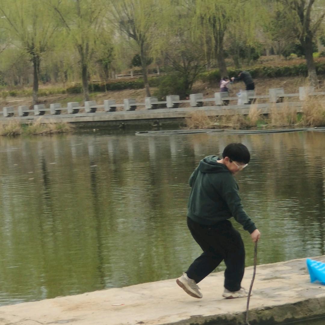 晴天♂@。