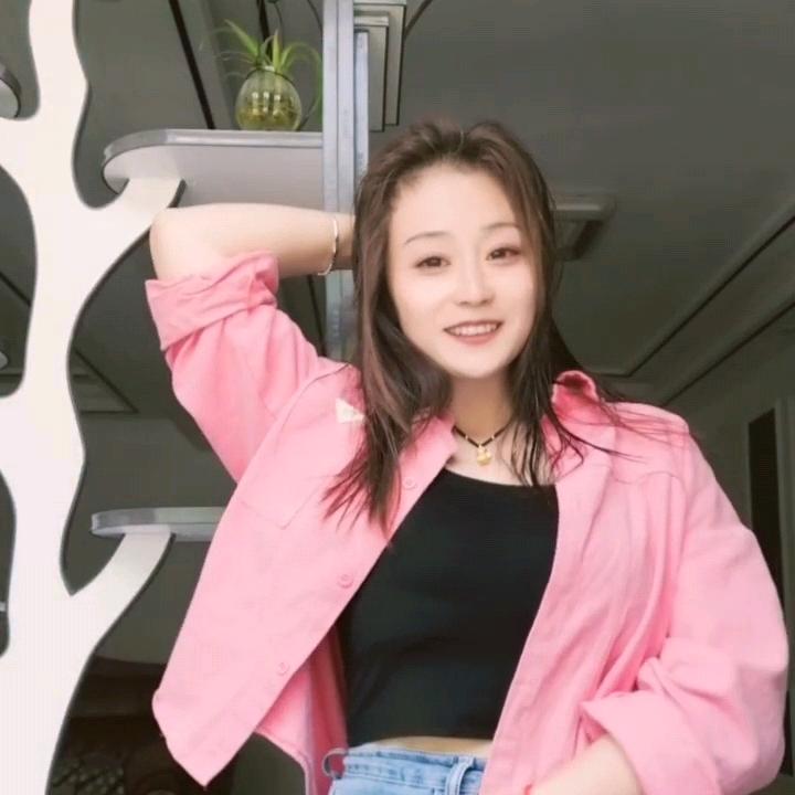 梁小小