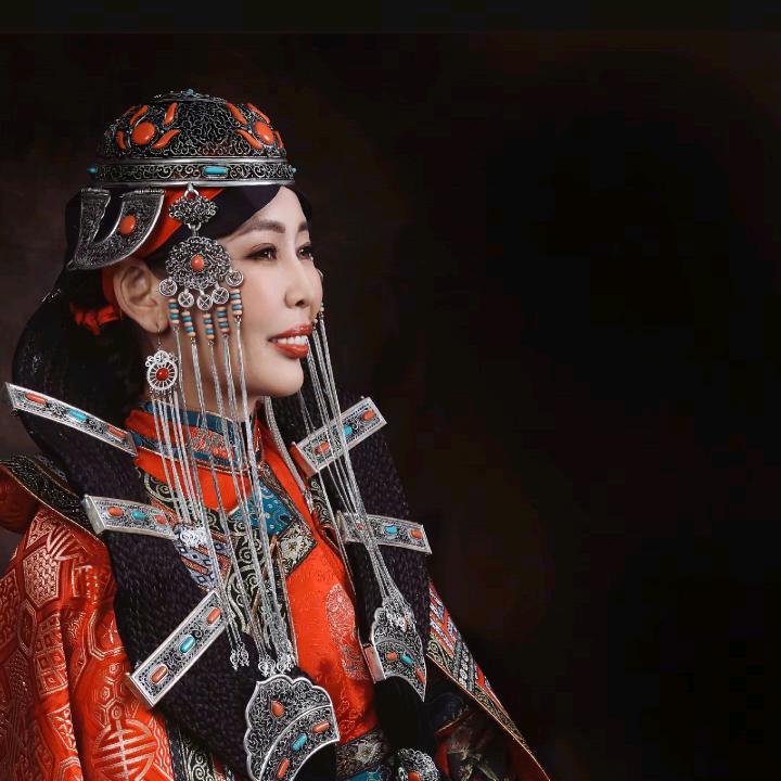 传统按摩师苏德格日乐