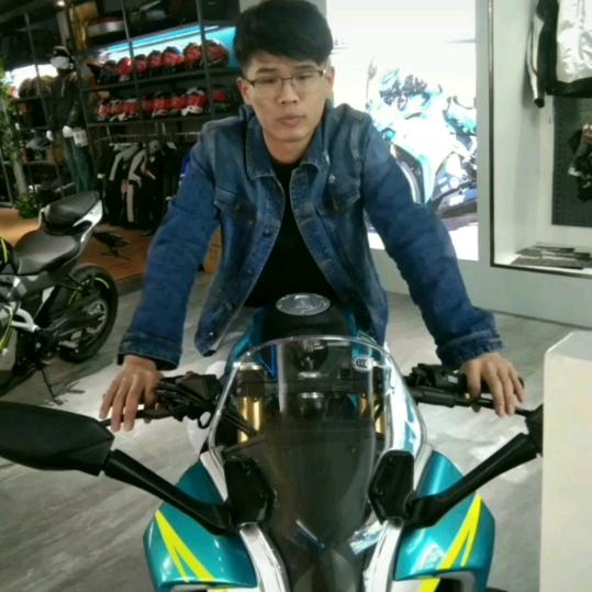 茫茫人海我依然在