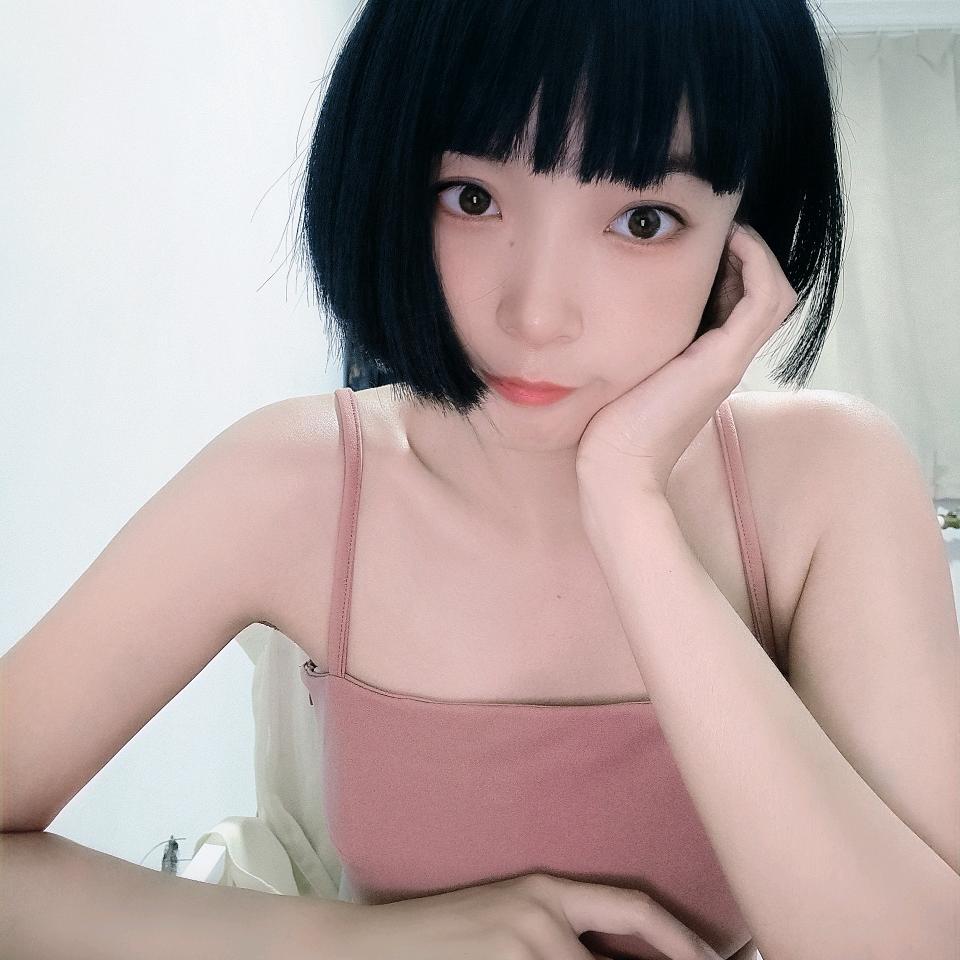 红光映白塔
