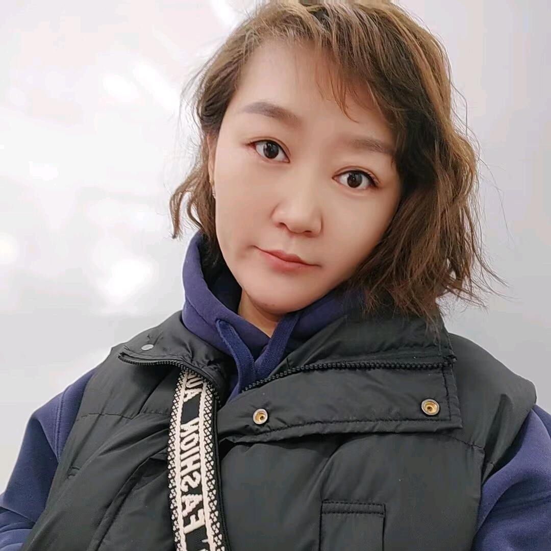 小明烘焙坊西豪丽景A区商业街小兵驿站对面