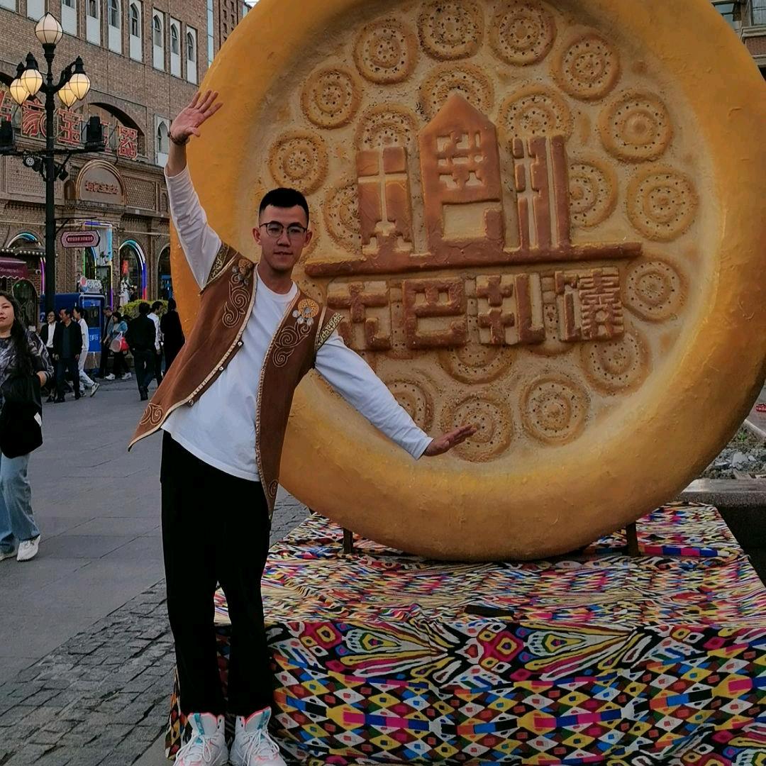 巴同志