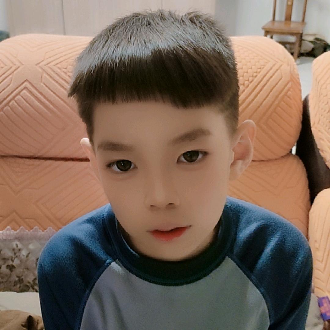 帅气的儿子。