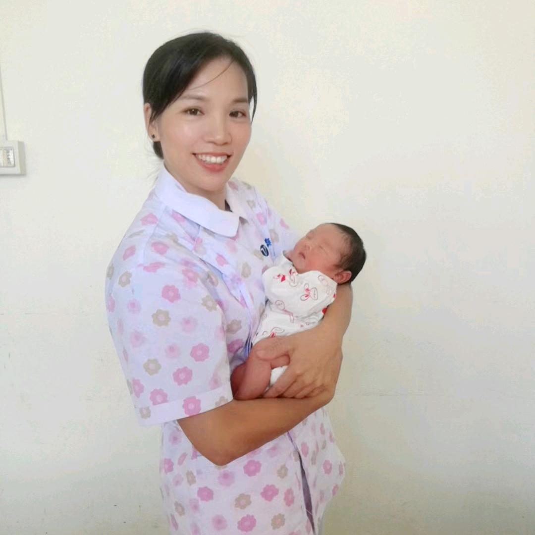 母婴护理芳姐
