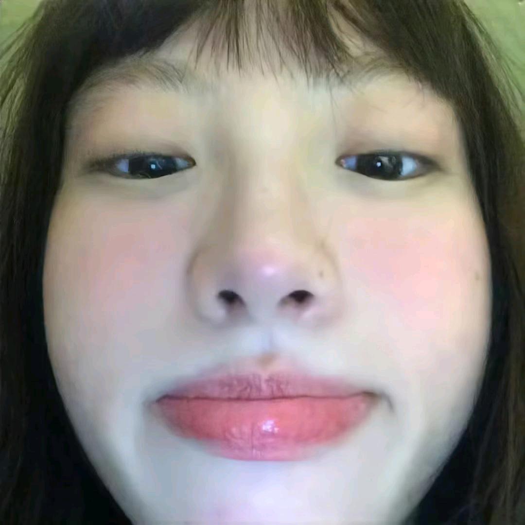 嘟嘟.