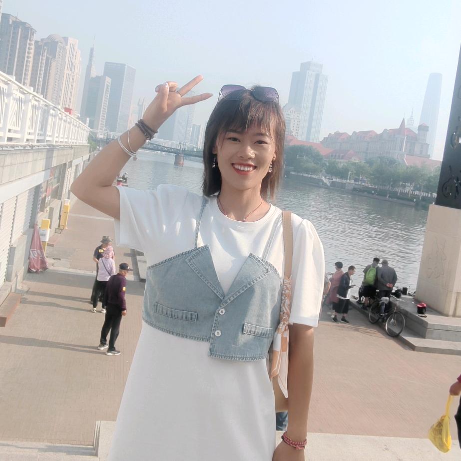 一只小锦鲤࿐