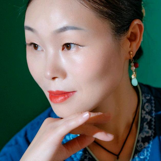 镇雄婉甸女装（龙腾大道店）
