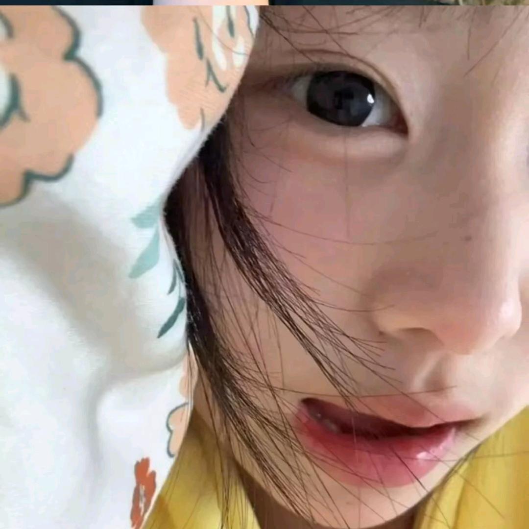 又帅了半斤八两