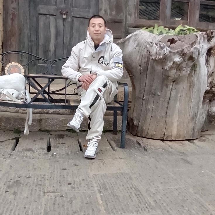 二个女儿的单亲爸爸，