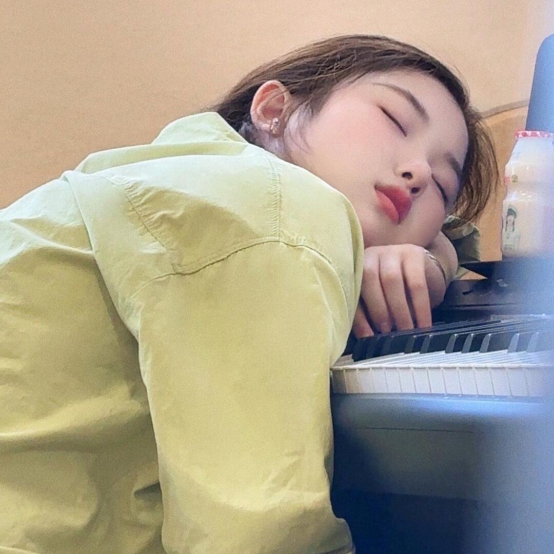 阿晴.