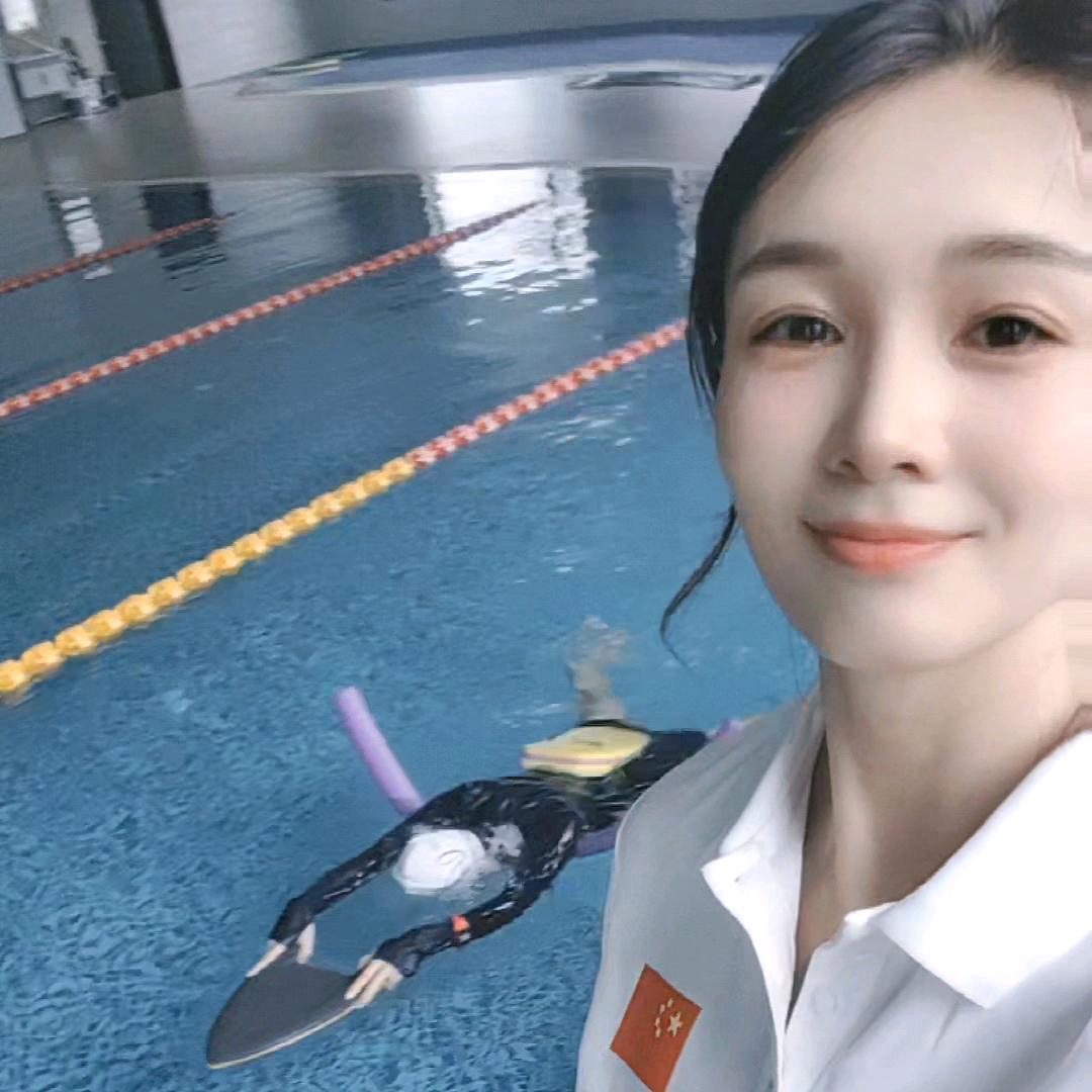 松默教游泳