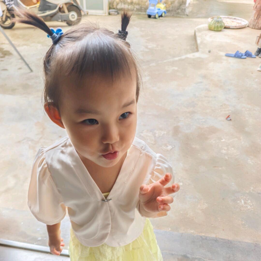 周 先生
