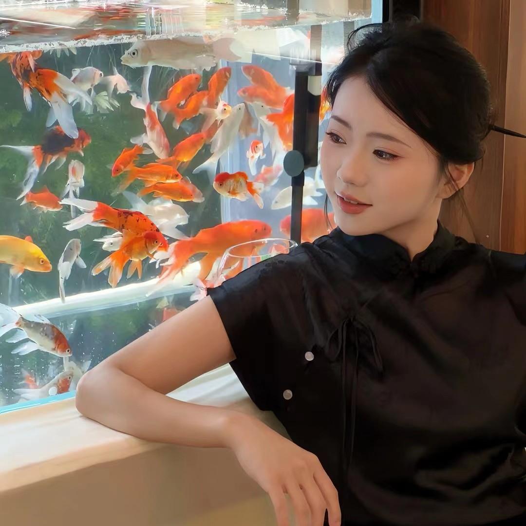 汐汐小公举🎐