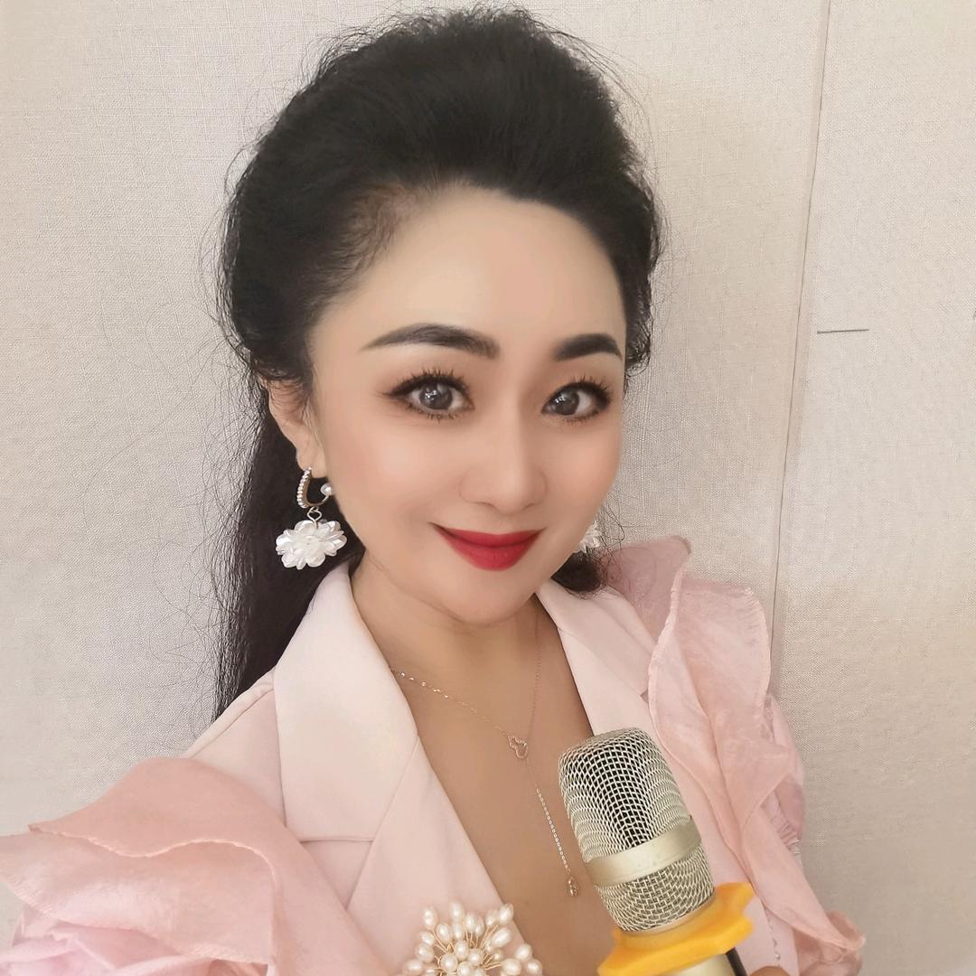 《大国艺术》栏目主持人婉钰