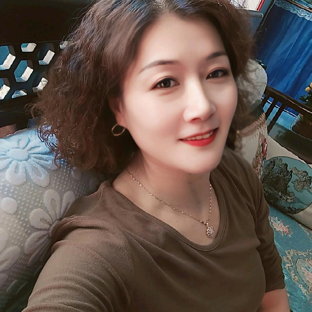 小样贼拽(ಥ_ಥ)探店达人