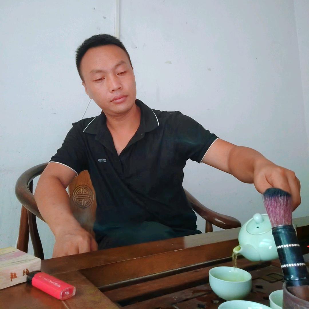 157751372