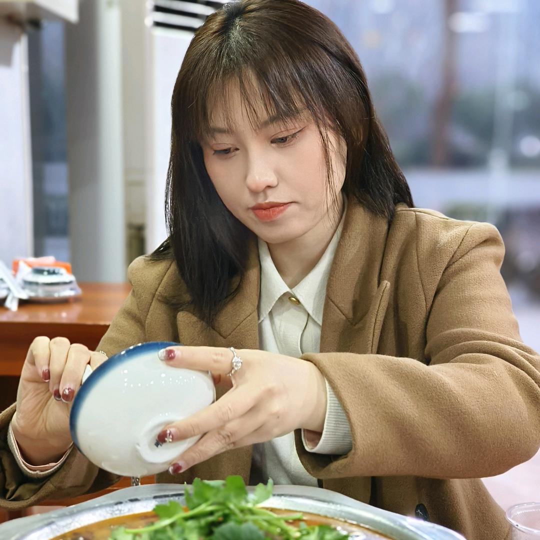 娜林坤在家中
