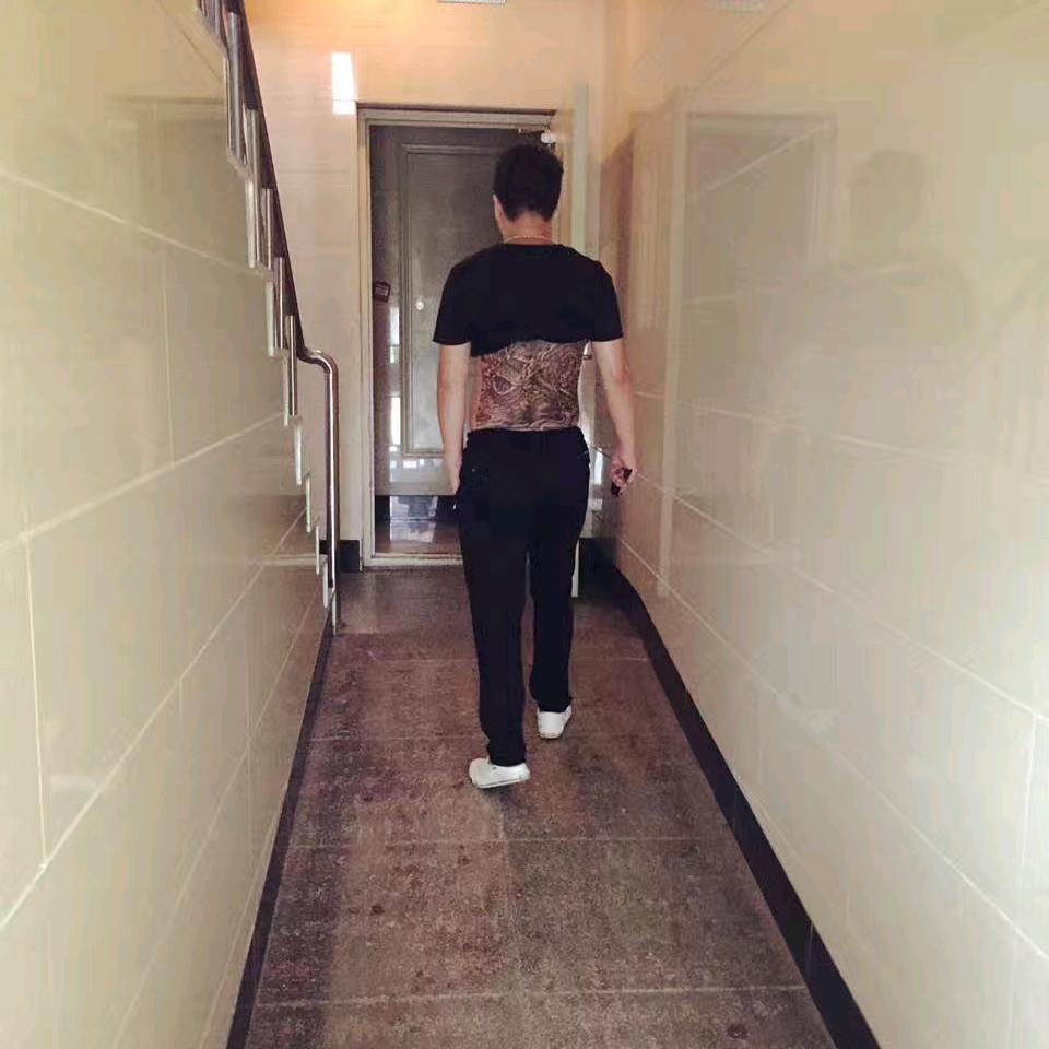 菲。