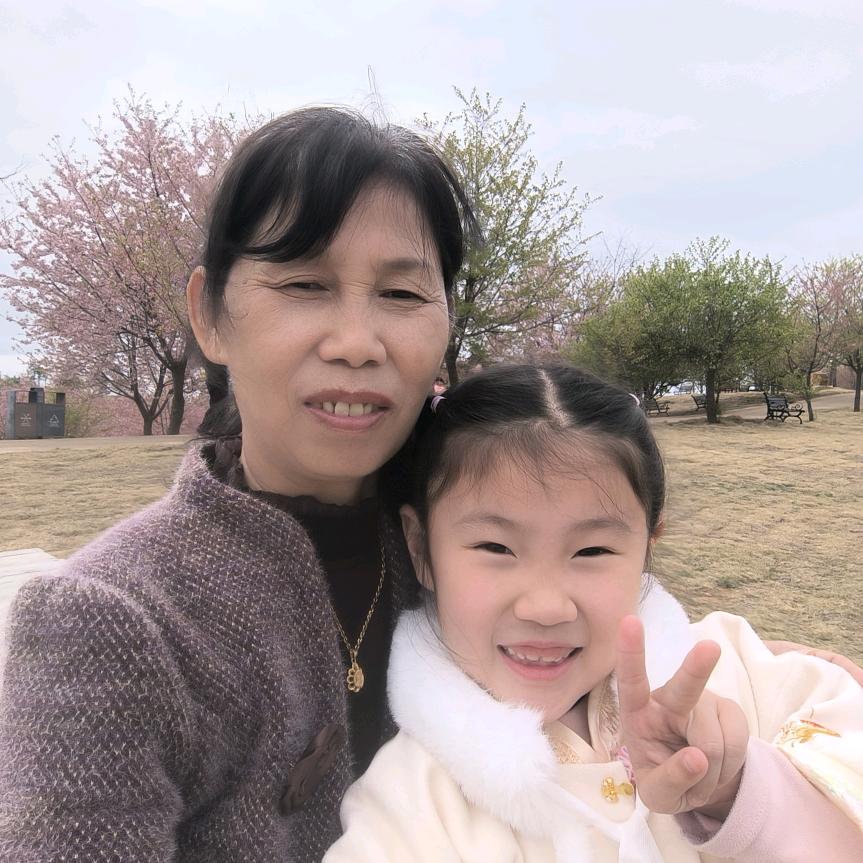 林晚怡丶(›´ω`‹ )