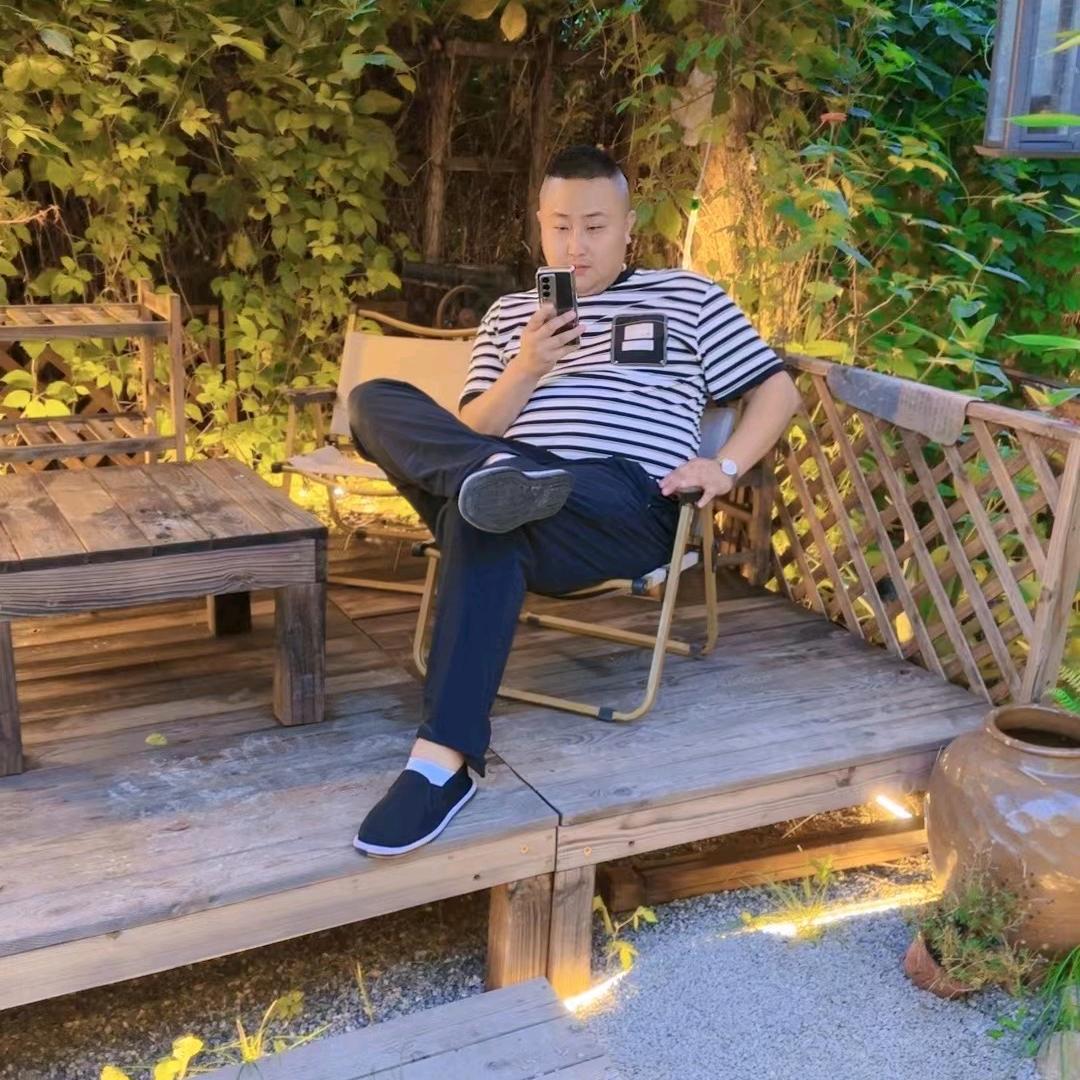 鹤岗市路翔二手车销售有限公司