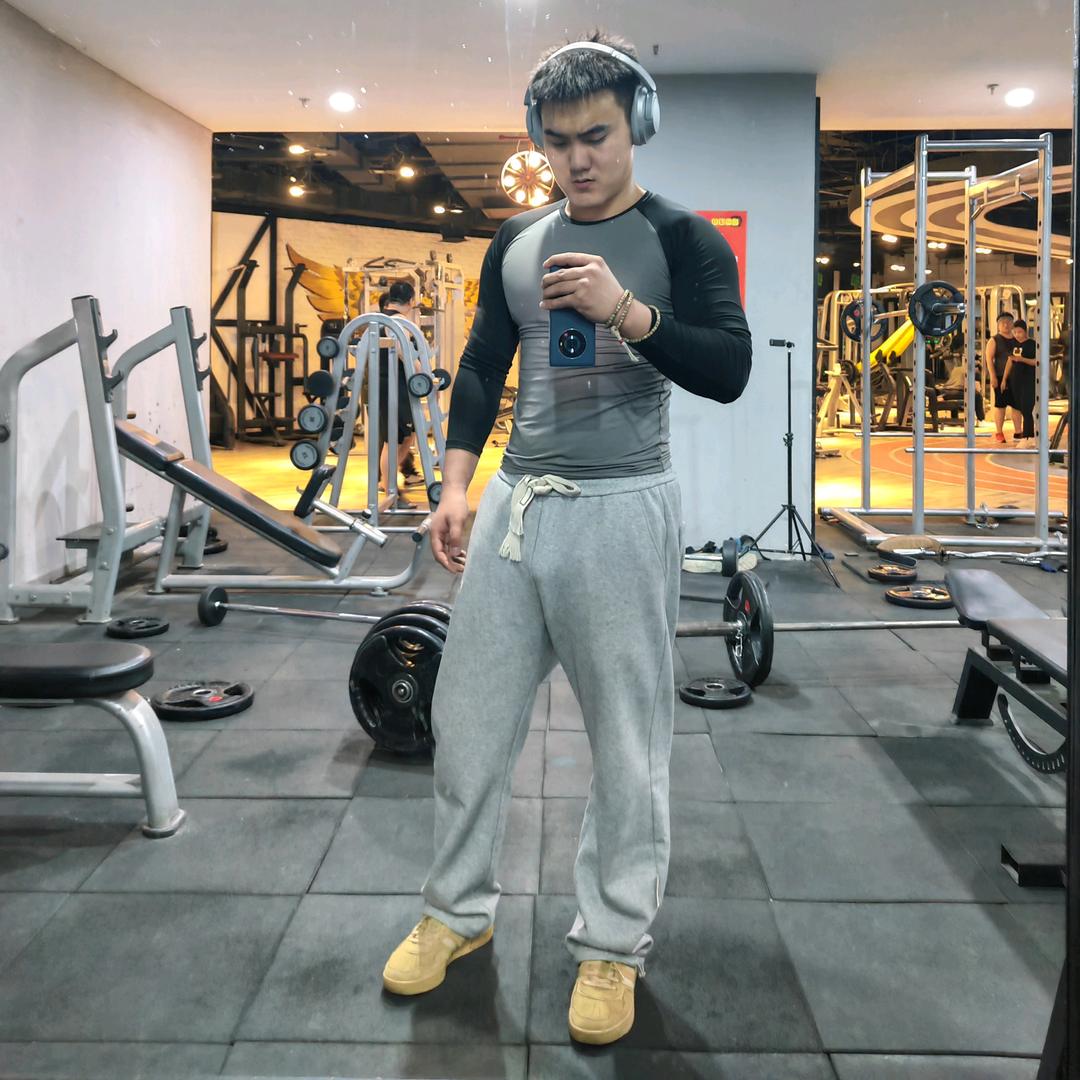 爱健身的郭同学